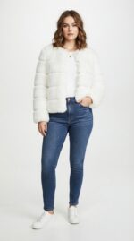 Veste courte en fausse fourrure à étages pour femme - vista 5