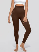 Leggings gainant porté avec top de sport