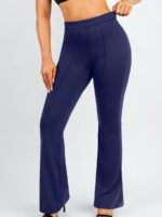 Pantalon évasé gainant bleu vue de face